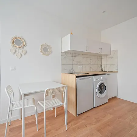 Apartament Cosy, Neuf Et Equipe, A 3mn A Pied De Paris Clichy